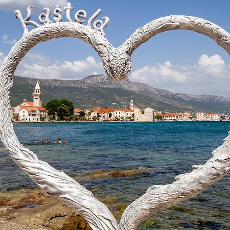 Seaside Gateway Apartment Kastela Bagian luar foto