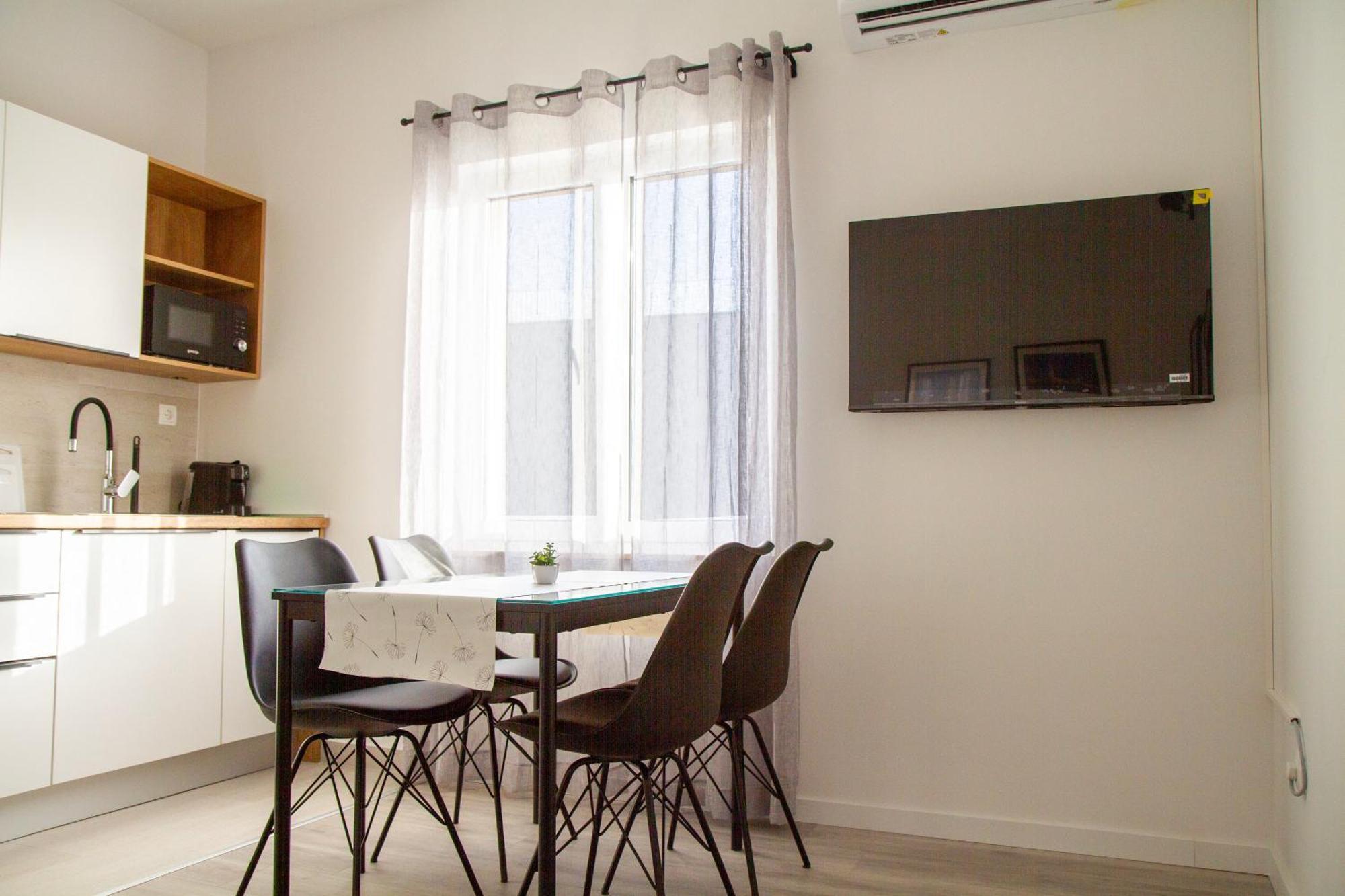 Seaside Gateway Apartment Kastela Bagian luar foto