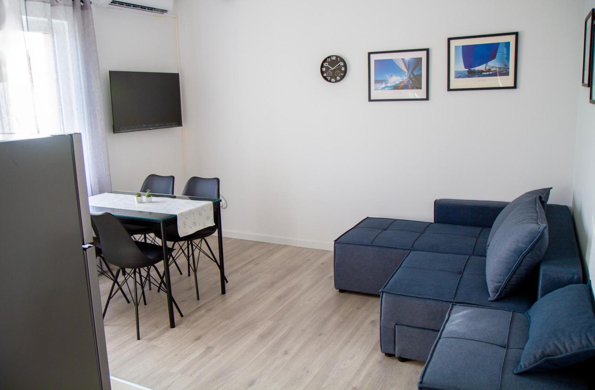 Seaside Gateway Apartment Kastela Bagian luar foto