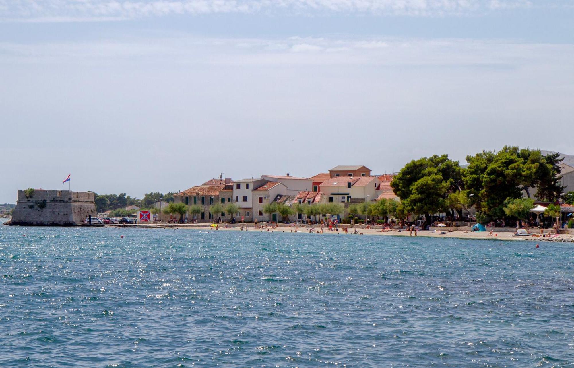 Seaside Gateway Apartment Kastela Bagian luar foto