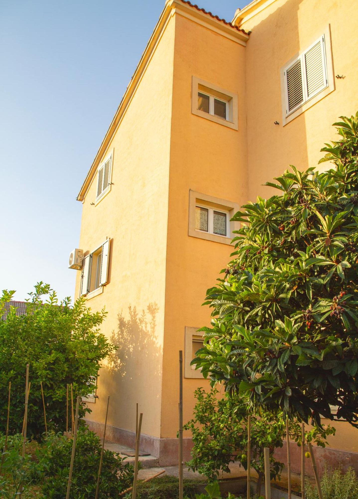Seaside Gateway Apartment Kastela Bagian luar foto