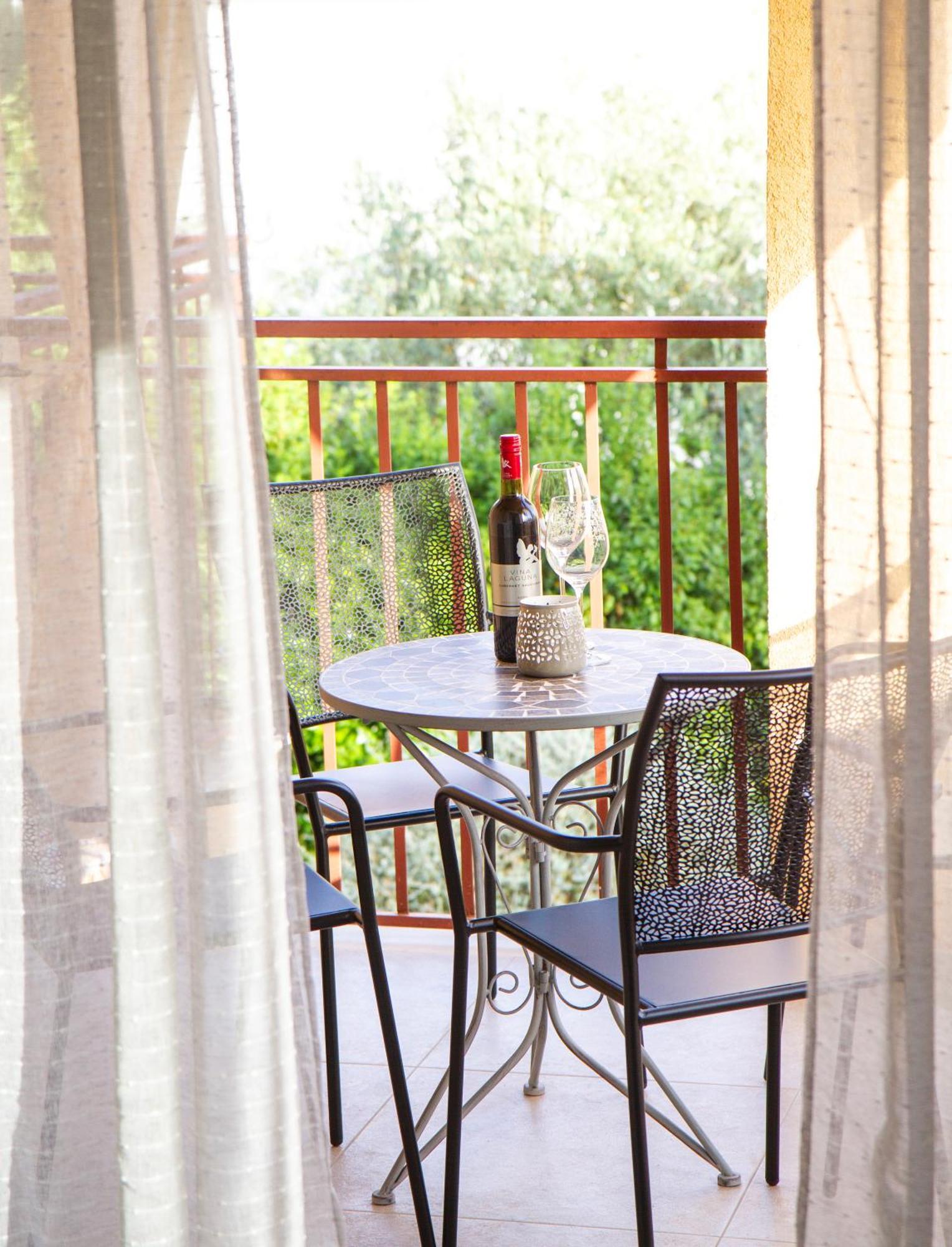 Seaside Gateway Apartment Kastela Bagian luar foto
