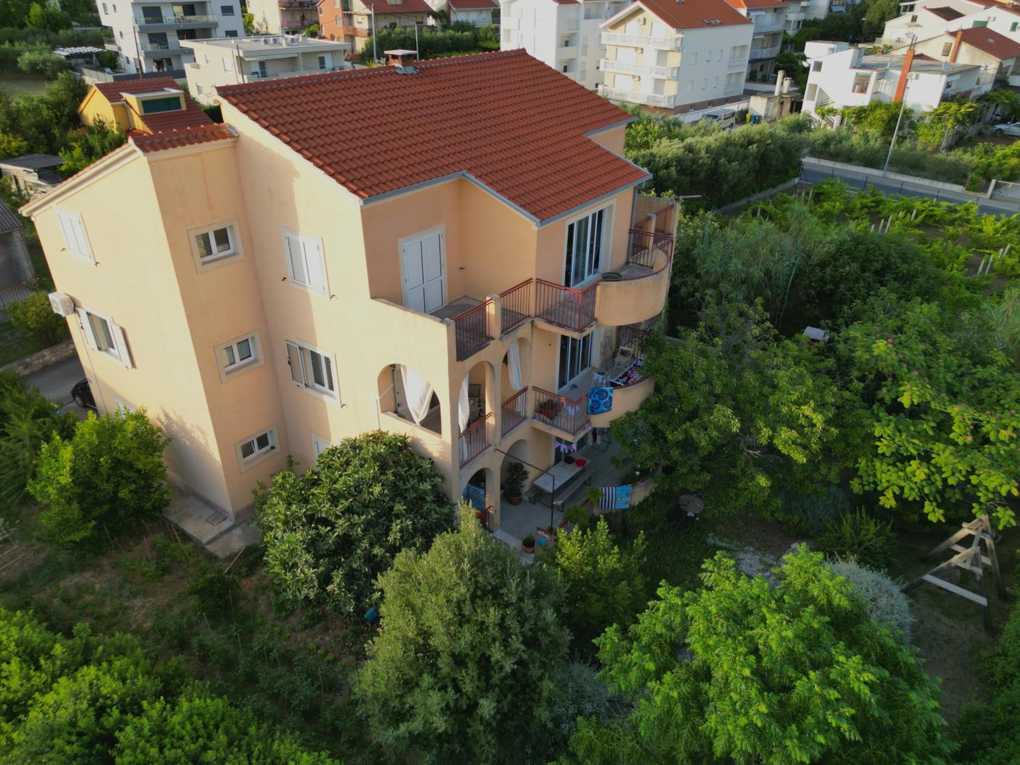 Seaside Gateway Apartment Kastela Bagian luar foto