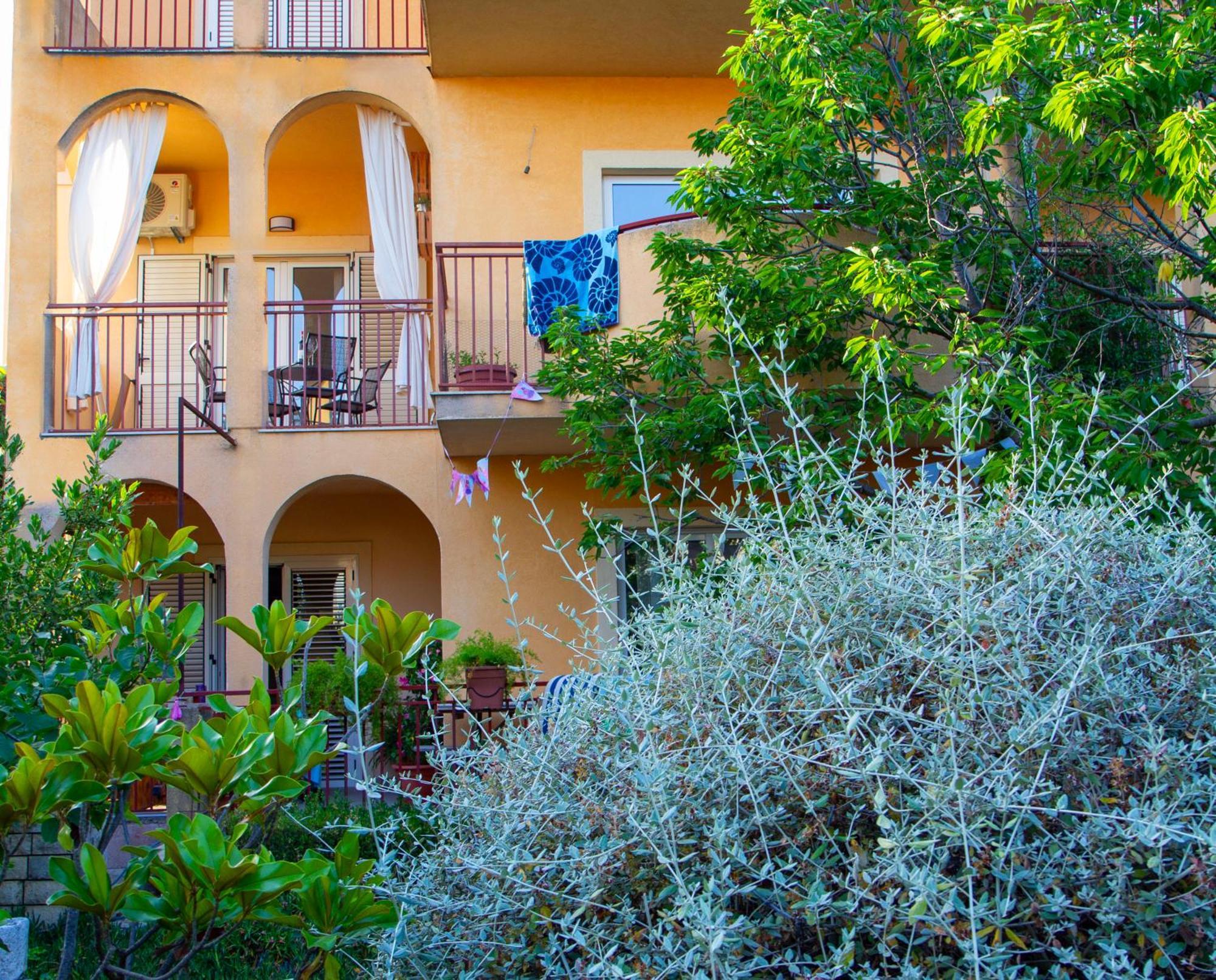 Seaside Gateway Apartment Kastela Bagian luar foto